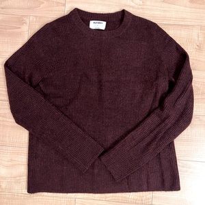 Cozy dark maroon crew neck sweater